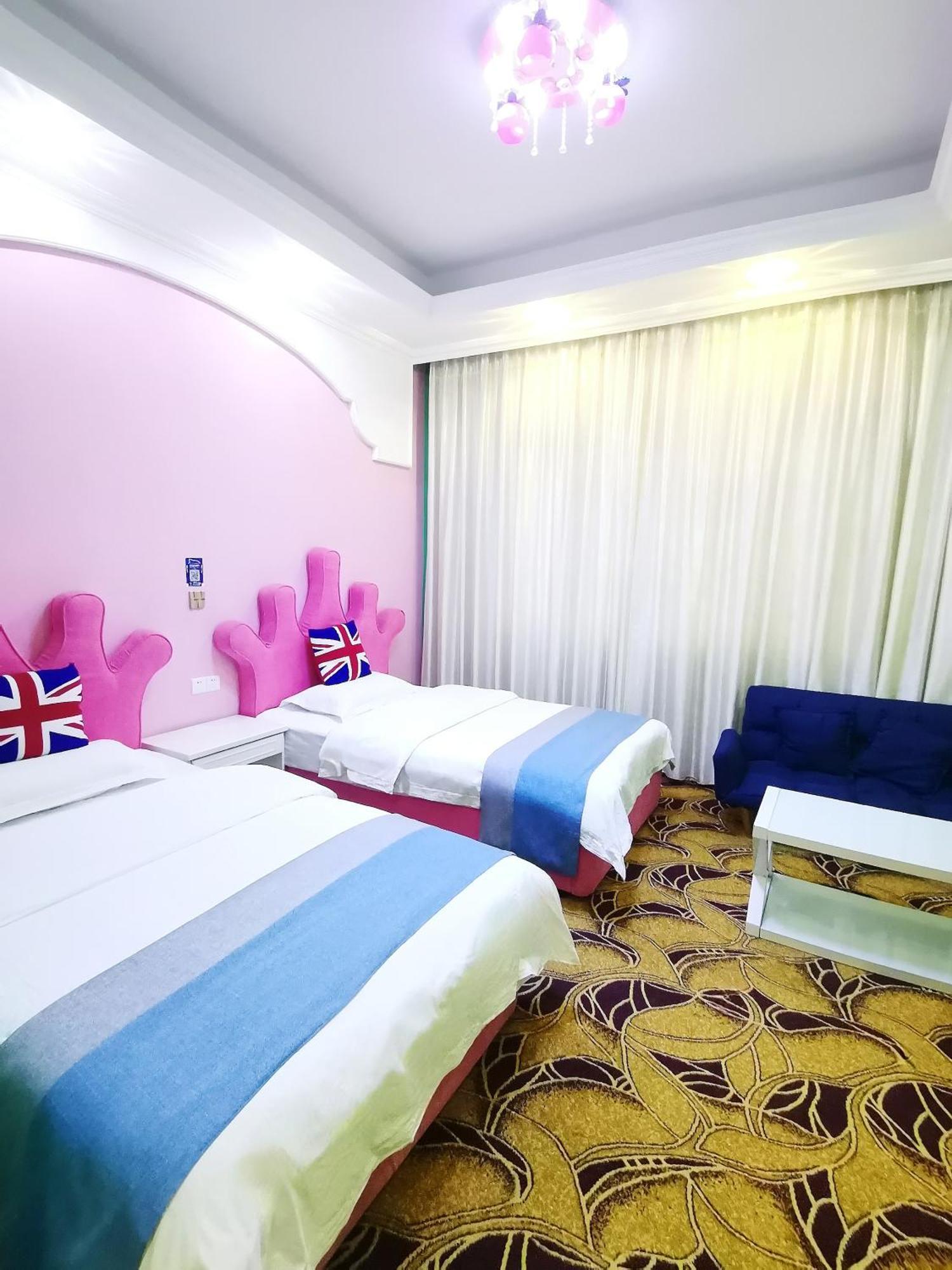 Emeishan Moon Bay Hotel Exterior photo